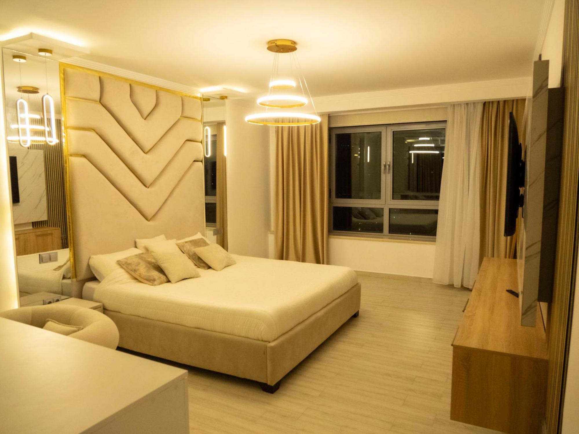 Standing Mobilart Apartment