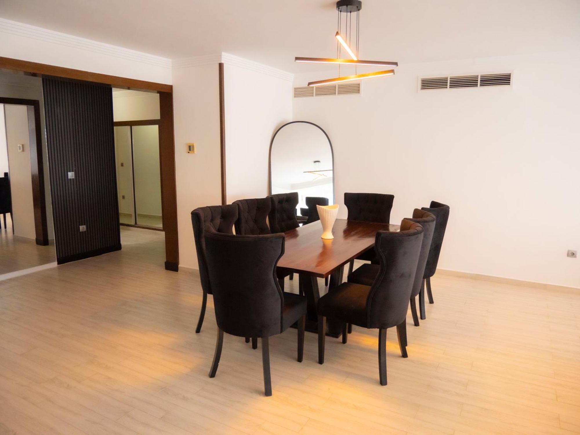 Standing Mobilart Apartment *