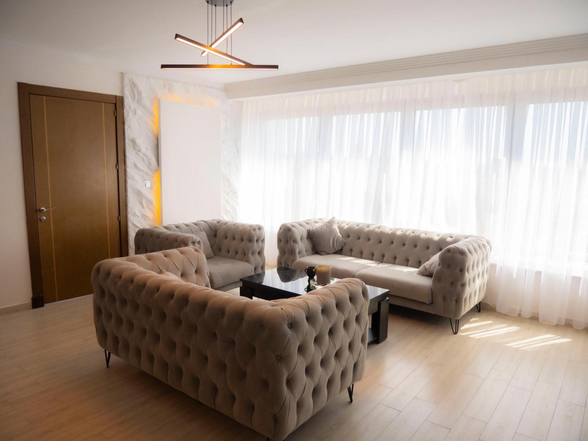 Standing Mobilart Apartment Oran